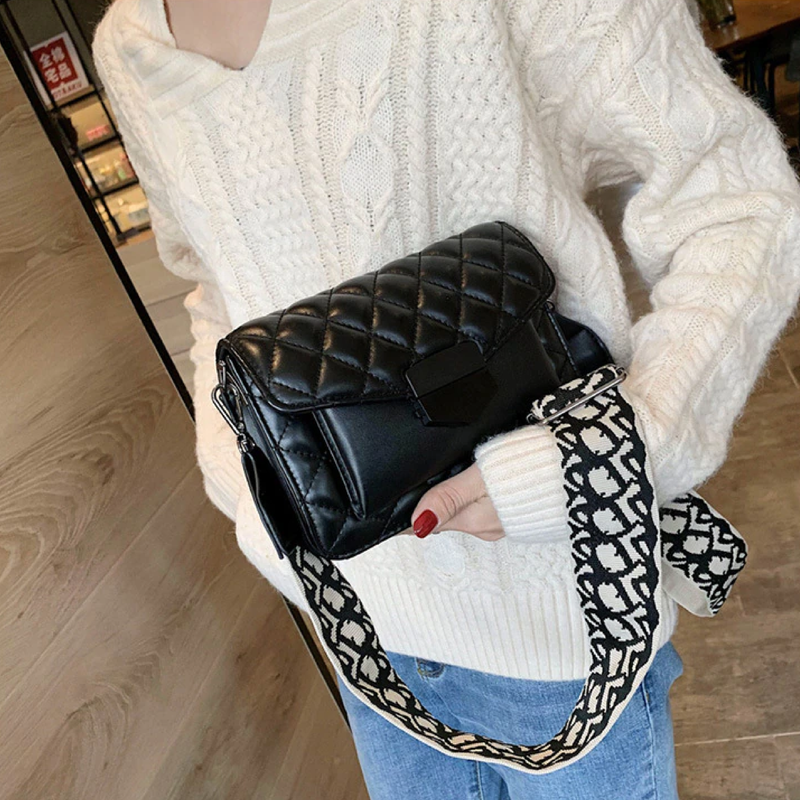 Quinn Quilted Crossbody - Imagen 7