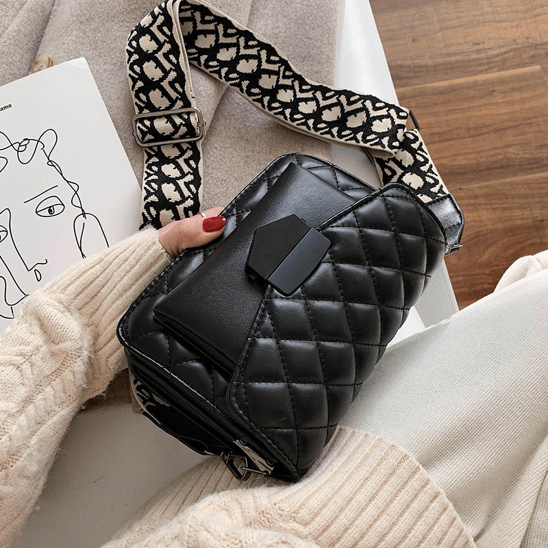 Quinn Quilted Crossbody - Imagen 2