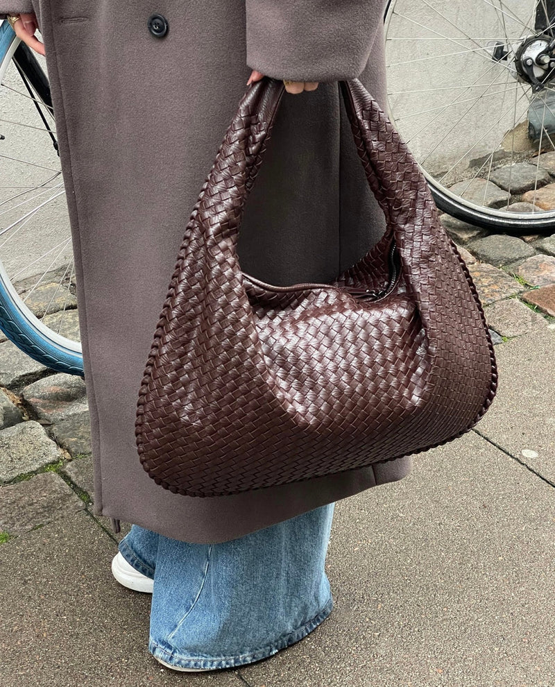 Vera Burgundy Woven Shoulderbag - Imagen 5