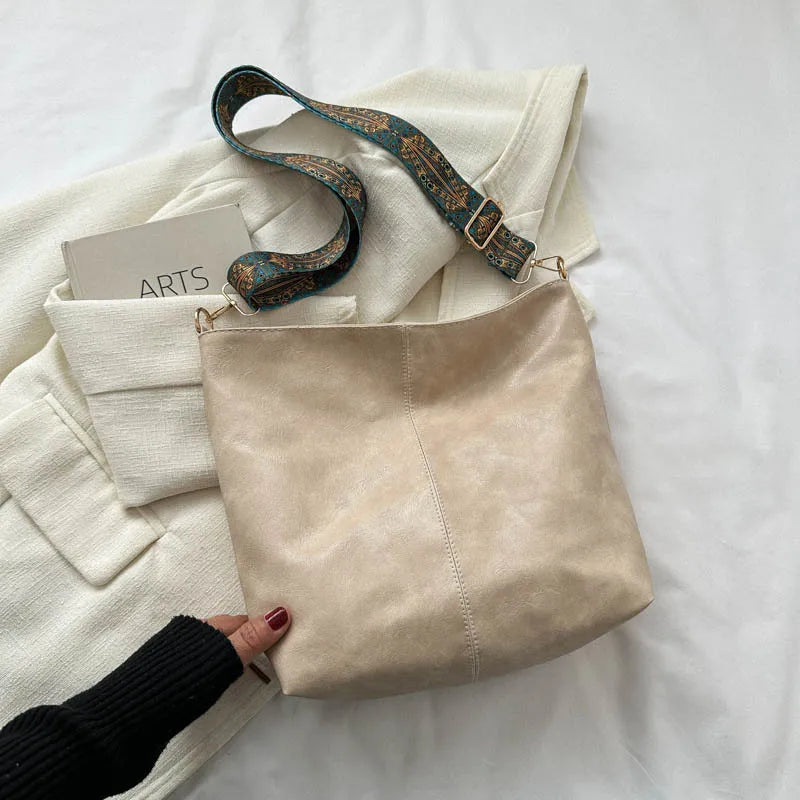 Irene Embroidered Strap Shoulder Bag - Imagen 6