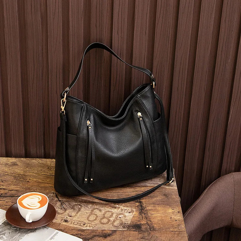 Luna Tassel Hobo Bag - Imagen 11