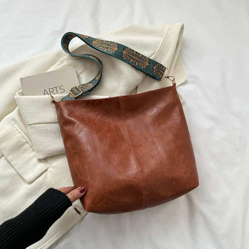 Irene Embroidered Strap Shoulder Bag - Imagen 3