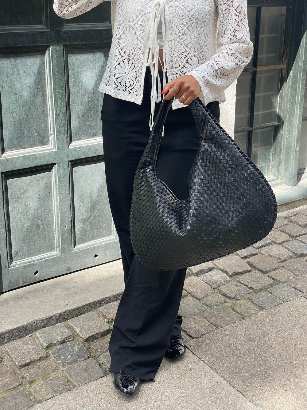 Vera Burgundy Woven Shoulderbag