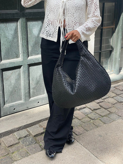 Vera Burgundy Woven Shoulderbag